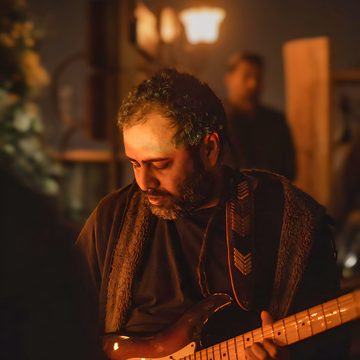 Elvis Lobo, Goa guitarist, live photo 3